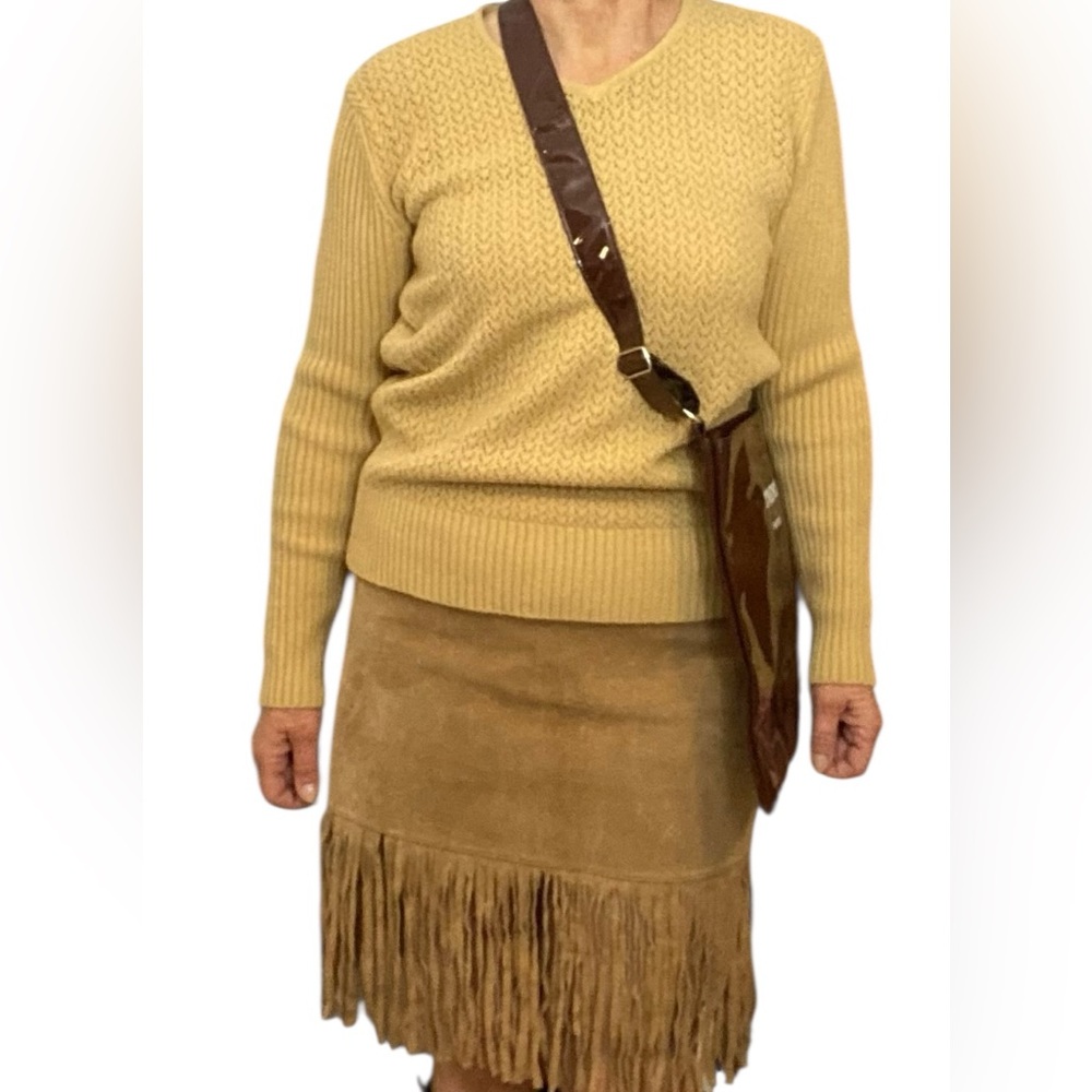 Wool cotton blend V-neck sweater EUC Size L mustard yellow/ tan colour